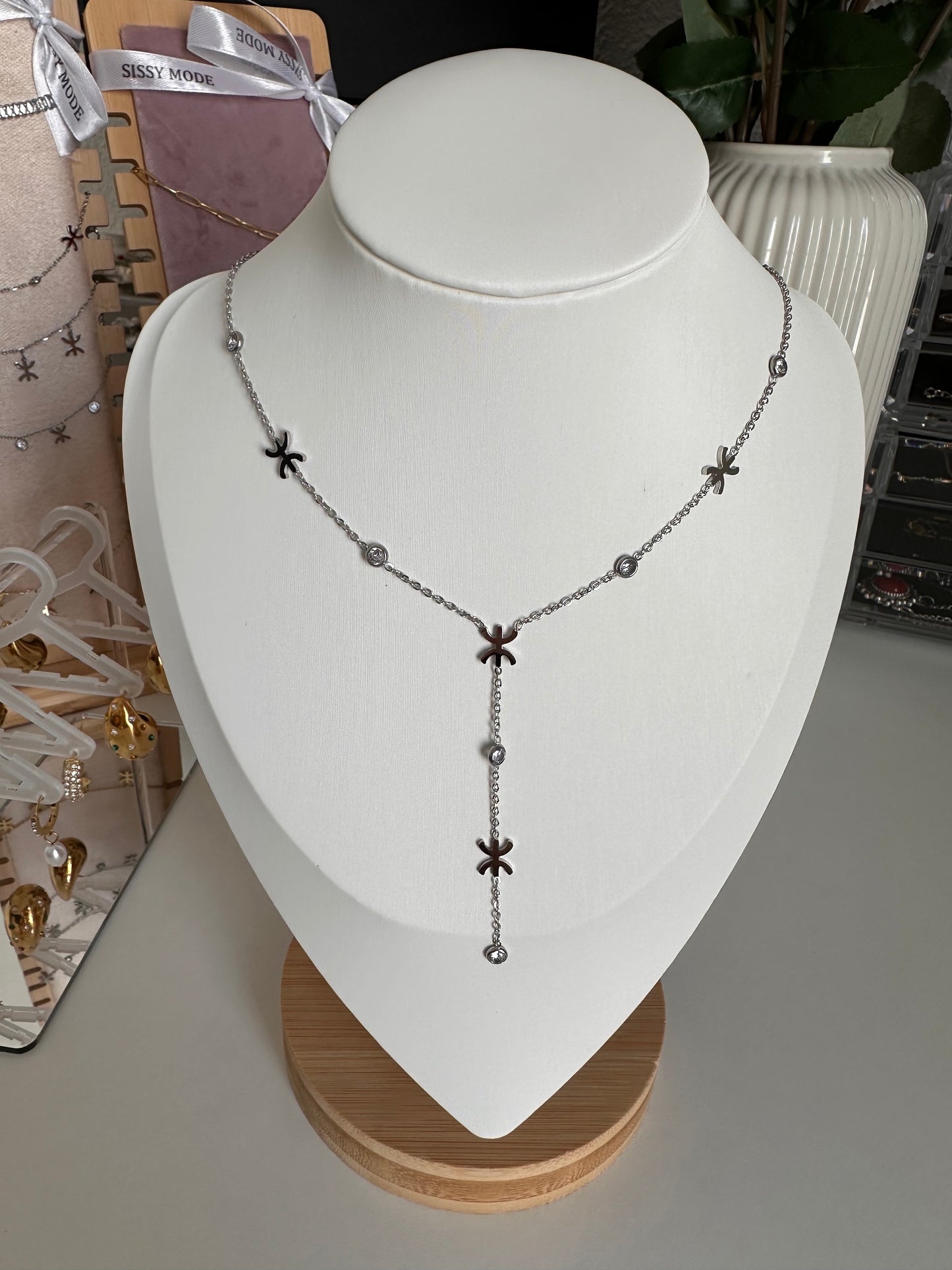 Nora | Collier sautoir en acier inoxydable avec signe Amazigh