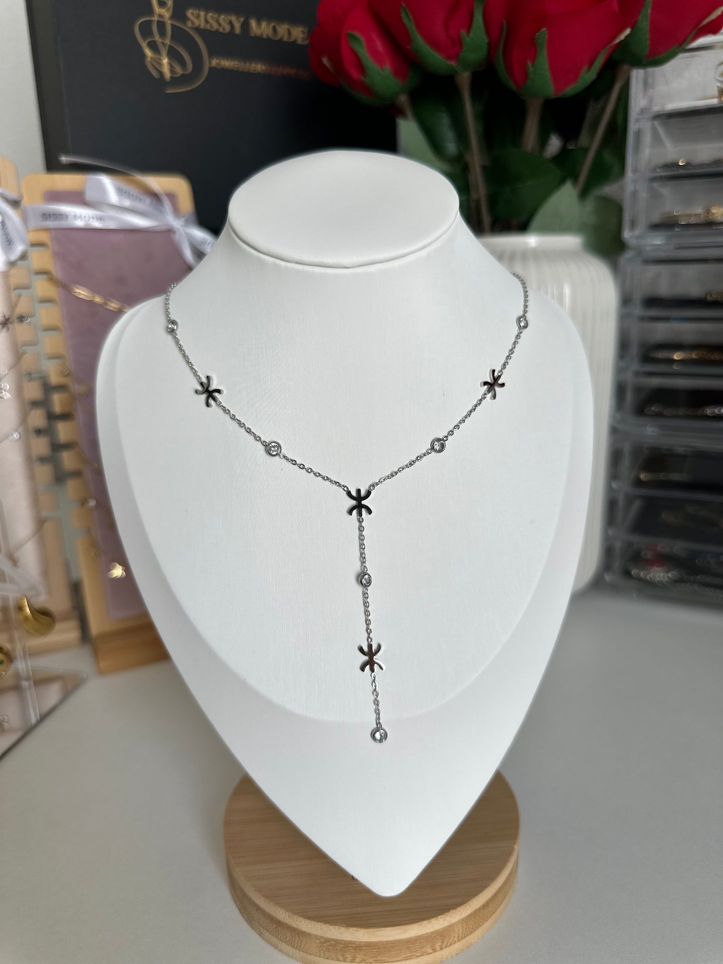 Nora | Collier sautoir en acier inoxydable avec signe Amazigh