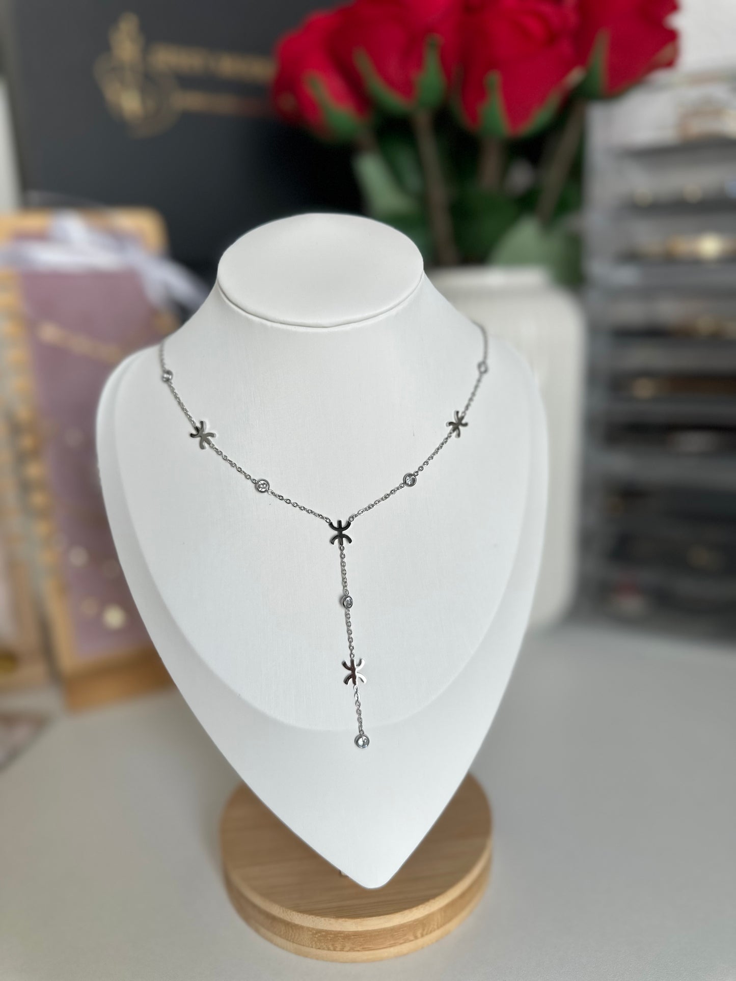 Nora | Collier sautoir en acier inoxydable avec signe Amazigh